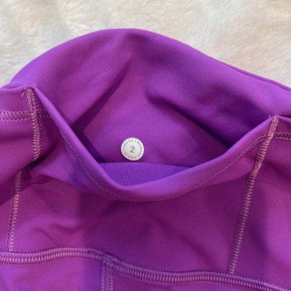 Lululemon Fast and Free High Rise Tight 25” Pockets - Discontinued Color - Picture 3 of 3